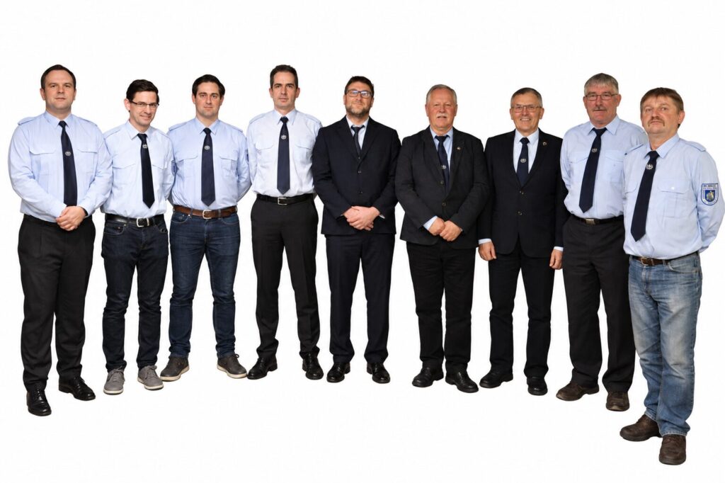 Gruppenfoto der Vorstandschaft des KSV Menning / Pleiling vor weißem Hintergrund
